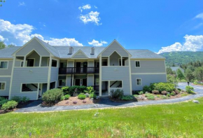 SC17 - Spacious comfortable 1 minute to skiing and Mount Washington Hotel
